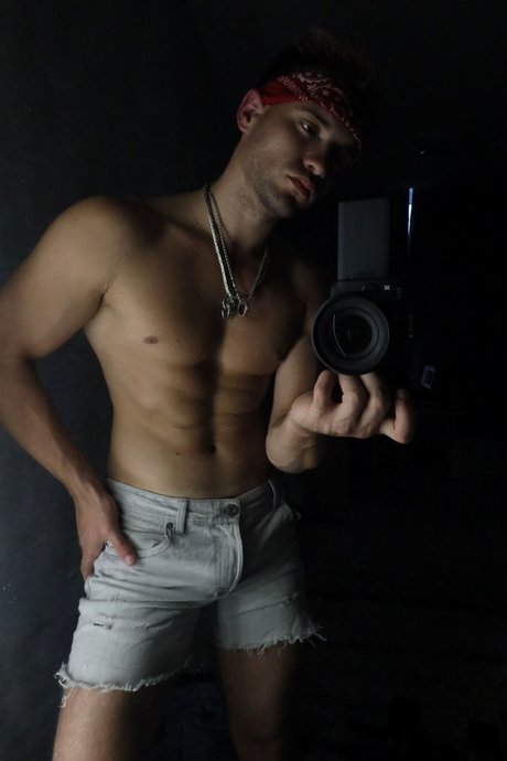 Naakte gelekte OnlyFans-foto van Vladi4ka