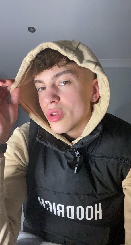 Naakte gelekte OnlyFans-foto van Harry