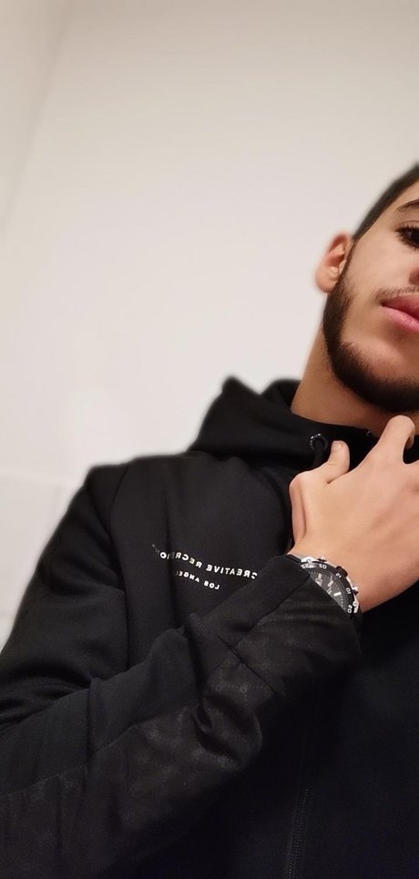 Naakte gelekte OnlyFans-foto van Ceo Of Nafris