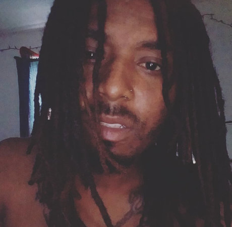 Naakte gelekte OnlyFans-foto van King Conn