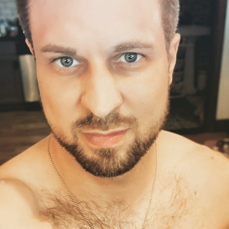 Naakte gelekte OnlyFans-foto van Taylor Beckett