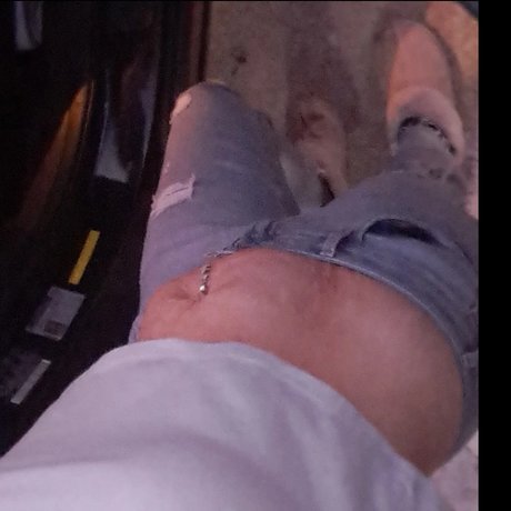 Naakte gelekte OnlyFans-foto van Holli Phoenix