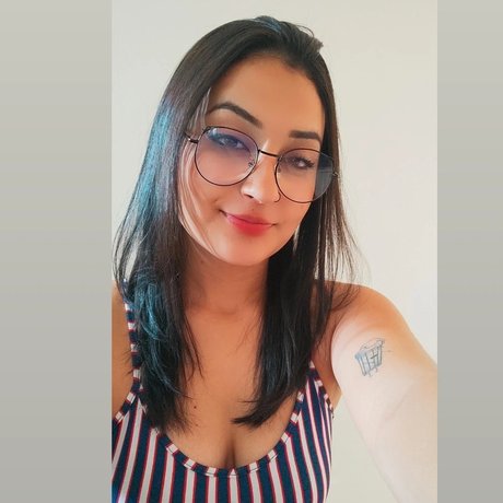 Naakte gelekte OnlyFans-foto van Tamy