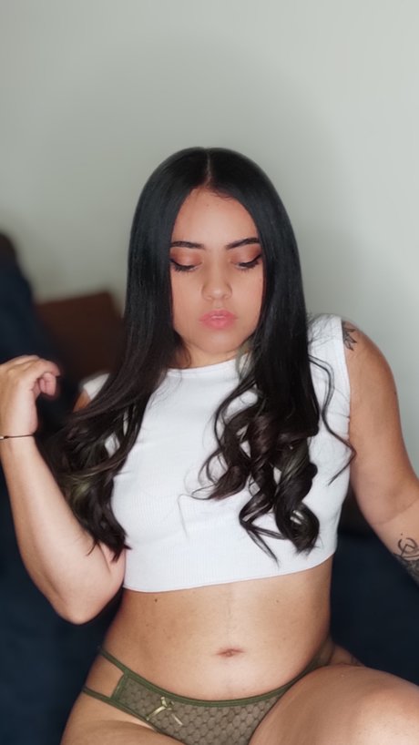 Naakte gelekte OnlyFans-foto van Yura Ruiz