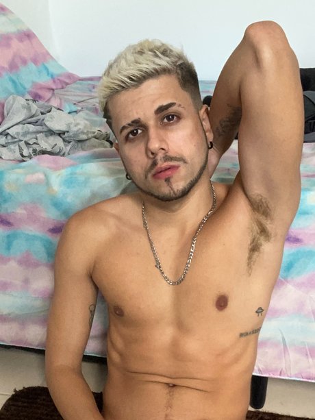 Naakte gelekte OnlyFans-foto van Yruki Beleboni