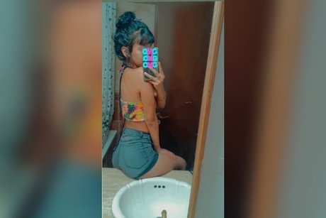Naakte gelekte OnlyFans-foto van More