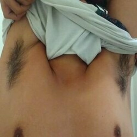 Naakte gelekte OnlyFans-foto van Lobo
