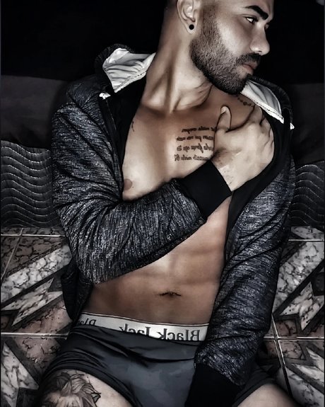 Naakte gelekte OnlyFans-foto van Lorhan Silva