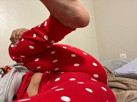 Naakte gelekte OnlyFans-foto van Miah Kkk