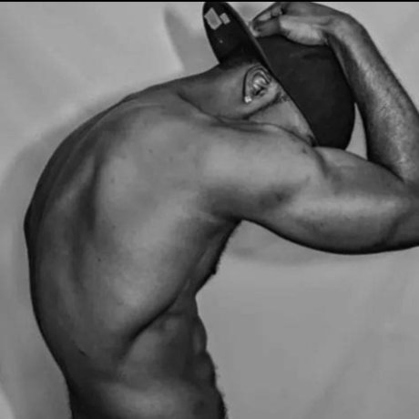 Naakte gelekte OnlyFans-foto van Sha