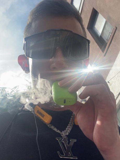 Naakte gelekte OnlyFans-foto van Dr F4ggot