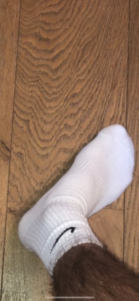 Naakte gelekte OnlyFans-foto van Kikfeetxx