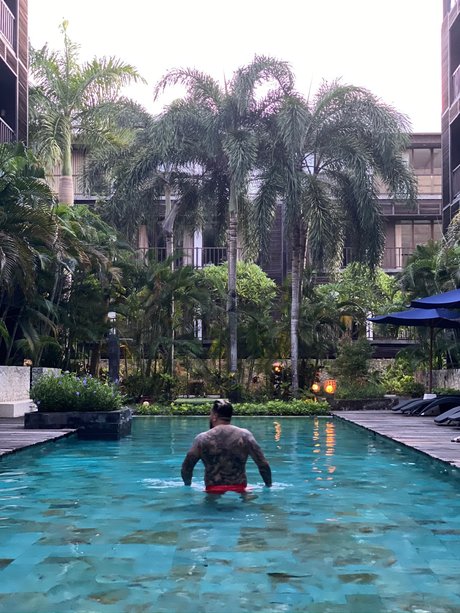 Naakte gelekte OnlyFans-foto van Costa Costa