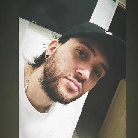 Naakte gelekte OnlyFans-foto van Johan Arley