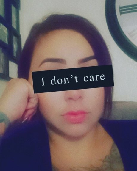 Naakte gelekte OnlyFans-foto van Liv Wild