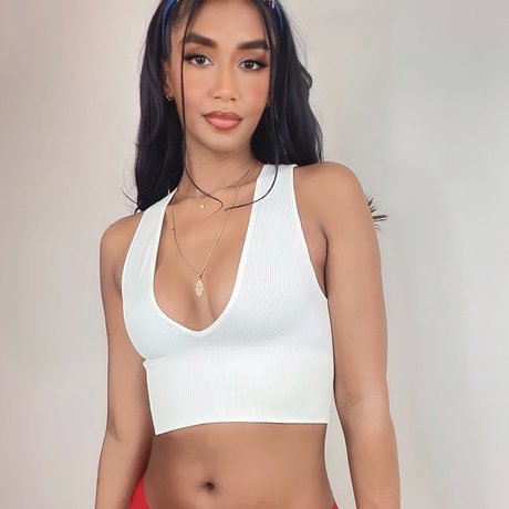 Naakte gelekte OnlyFans-foto van Goddess Vida Femdom