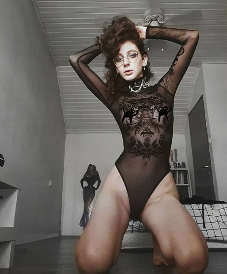 Naakte gelekte OnlyFans-foto van Nico Aro