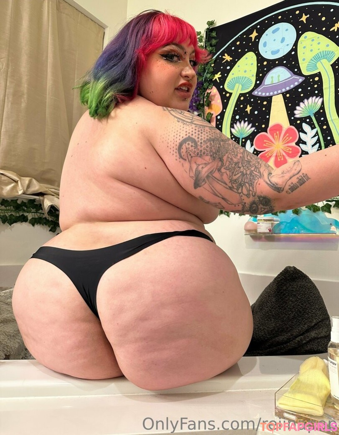 Naakte gelekte OnlyFans-foto van Reiinapop #1388