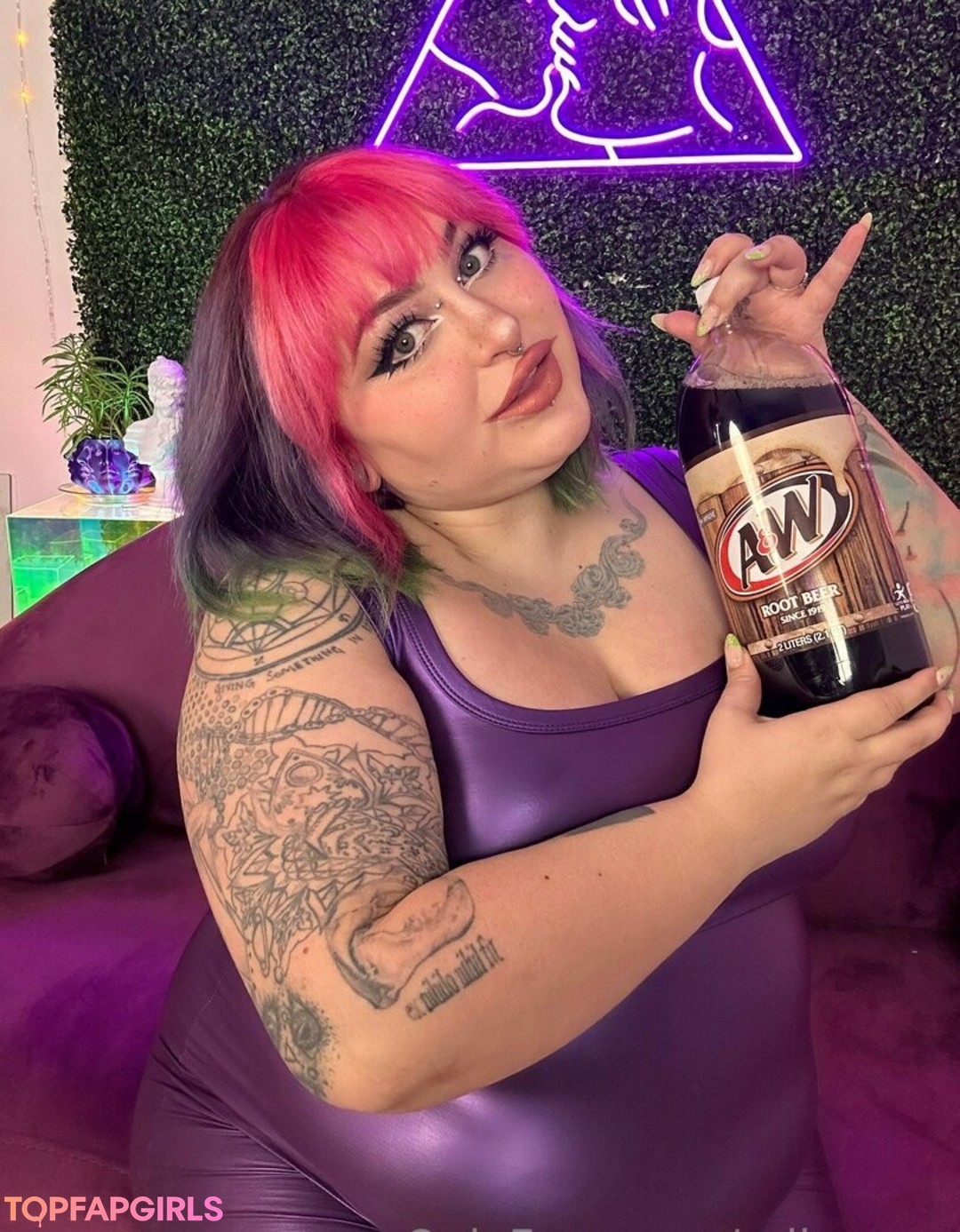 Naakte gelekte OnlyFans-foto van Reiinapop #1395