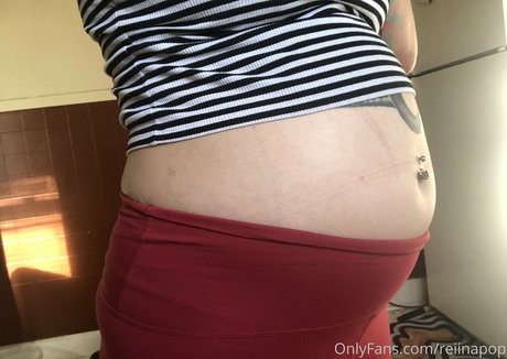 Naakte gelekte OnlyFans-foto van Reiinapop