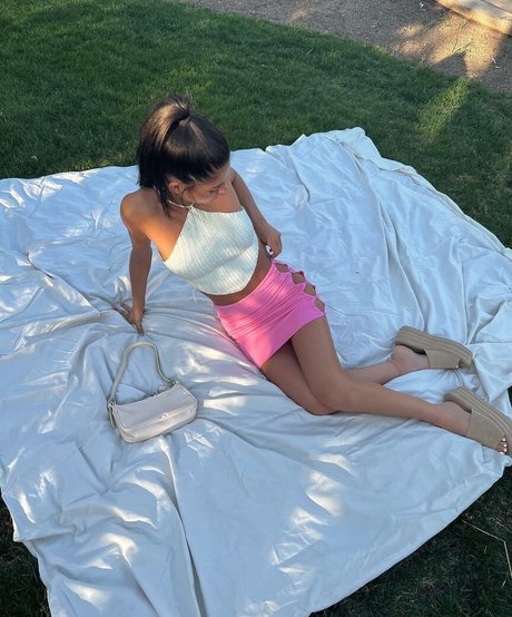 Naakte gelekte OnlyFans-foto van Bella Tierno
