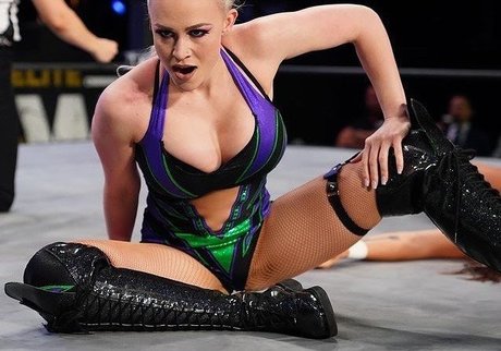 Naakte gelekte OnlyFans-foto van Penelope Ford