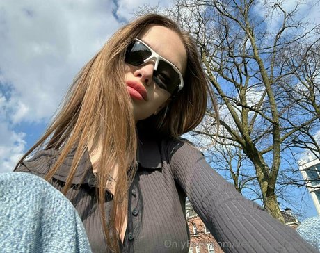 Naakte gelekte OnlyFans-foto van Veronicaflowers