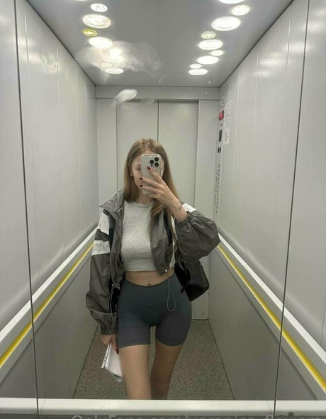 Naakte gelekte OnlyFans-foto van Veronicaflowers