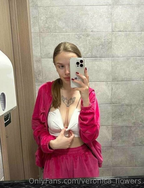 Naakte gelekte OnlyFans-foto van Veronicaflowers