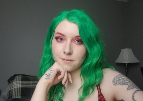 Naakte gelekte OnlyFans-foto van Kawaiifionnafree