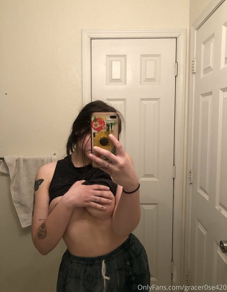Naakte gelekte OnlyFans-foto van Cherryjuic