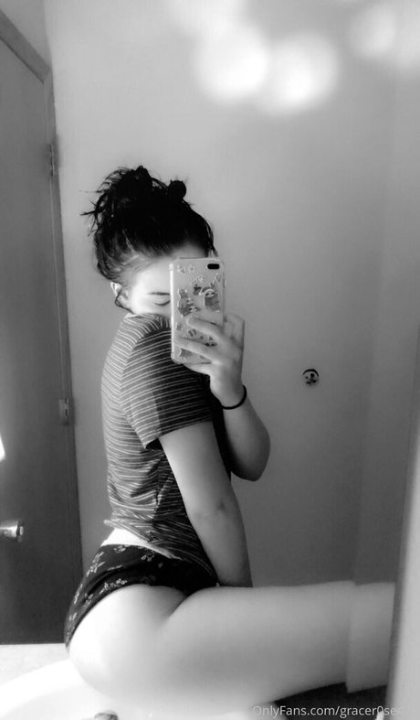 Naakte gelekte OnlyFans-foto van Cherryjuic