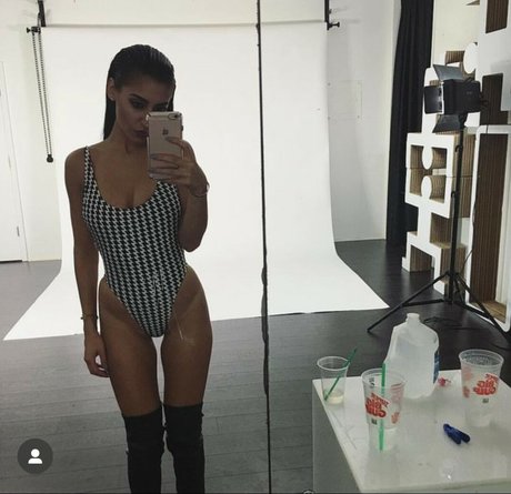Naakte gelekte OnlyFans-foto van Andrea Helfrich