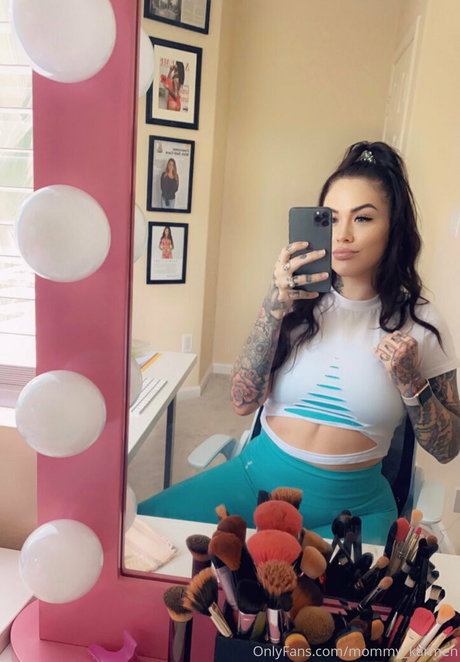 Naakte gelekte OnlyFans-foto van Freekarmen