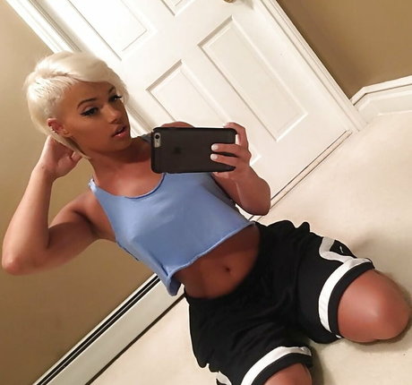 Naakte gelekte OnlyFans-foto van Ashley Martelle