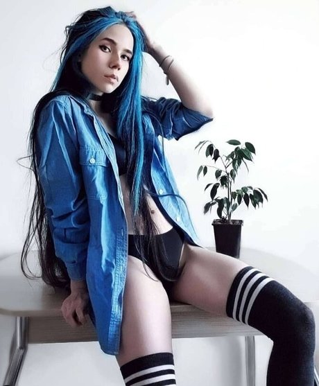 Naakte gelekte OnlyFans-foto van Inna Dakota
