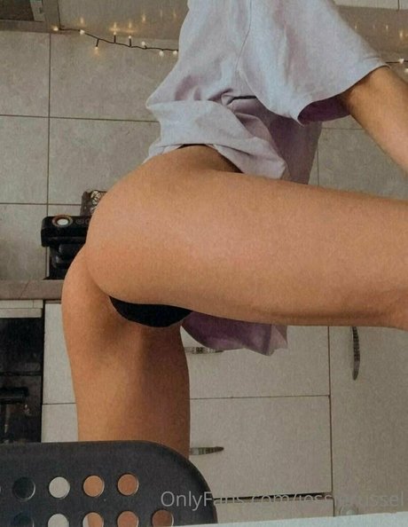 Naakte gelekte OnlyFans-foto van Jessierussel