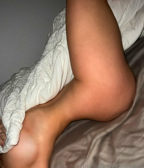 Naakte gelekte OnlyFans-foto van Justeviehall