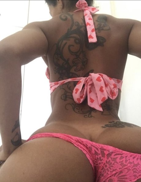 Naakte gelekte OnlyFans-foto van Laila Gonzalez