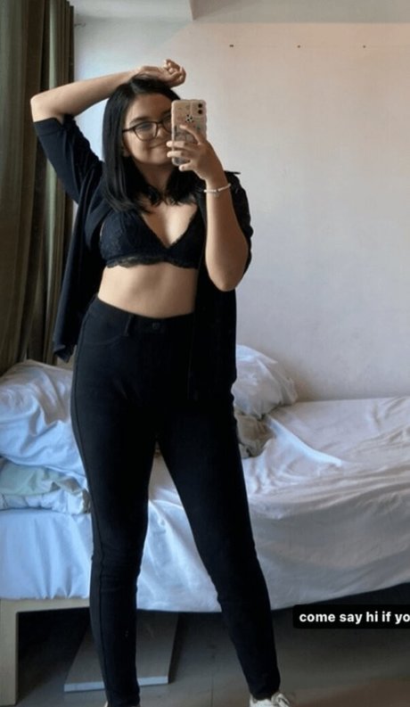 Naakte gelekte OnlyFans-foto van Sugaushi