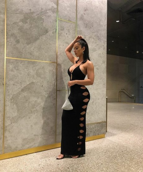 Naakte gelekte OnlyFans-foto van Amy Watchirs