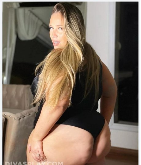 Naakte gelekte OnlyFans-foto van Mar Tarres