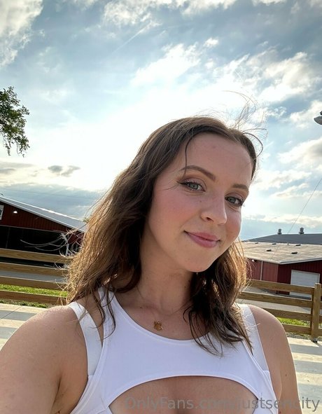 Naakte gelekte OnlyFans-foto van Sen City