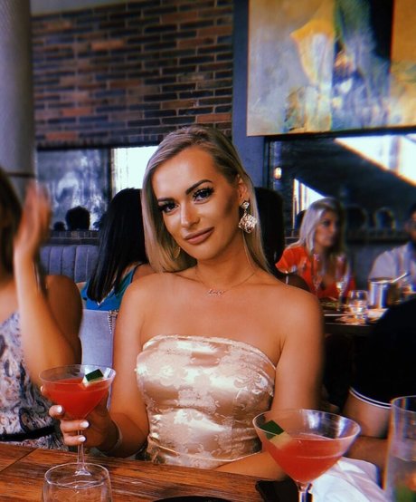 Naakte gelekte OnlyFans-foto van Viplaurenxx