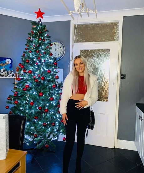 Naakte gelekte OnlyFans-foto van Viplaurenxx