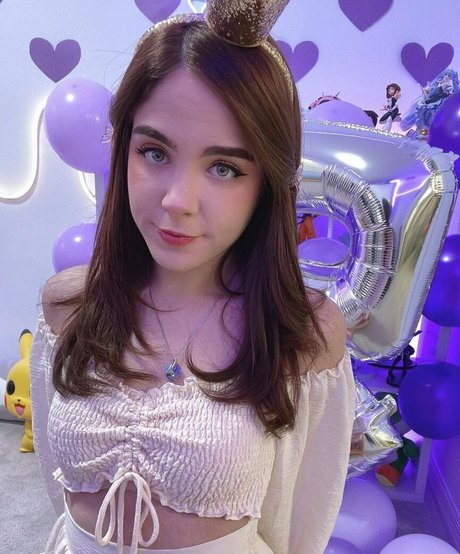 Naakte gelekte OnlyFans-foto van Staryuuki