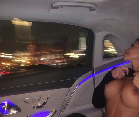 Naakte gelekte OnlyFans-foto van Gubernatar
