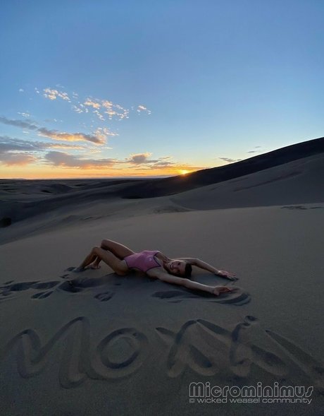 Naakte gelekte OnlyFans-foto van Lovemoxxi