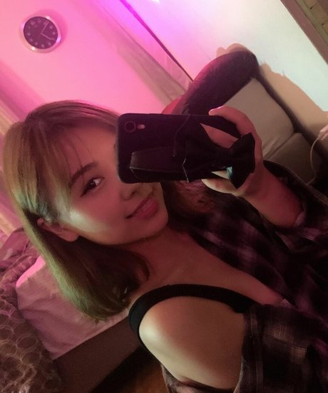 Naakte gelekte OnlyFans-foto van Sadparu