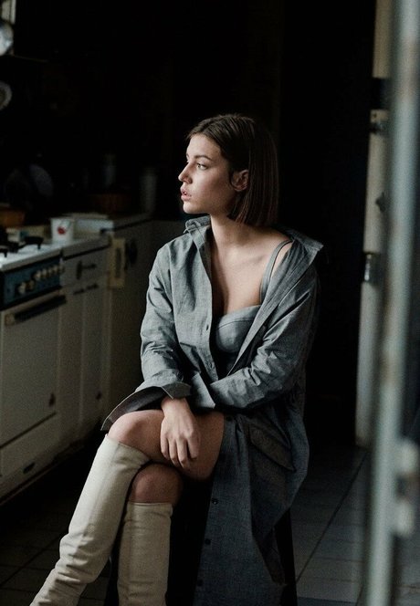 Naakte gelekte OnlyFans-foto van Adele Exarchopoulos